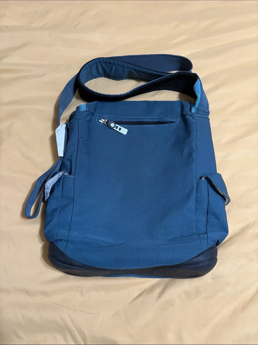 Keen Men's Two-Tone Blue Messenger Bag